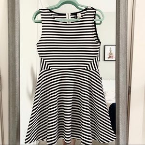 H&M Flare Sleeveless Striped Dress sz:M